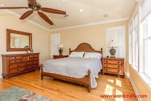 4 bedrooms, iron/ironing board, free WiFi - Sunshine Surf Shack - Oceanfront 4 Bedroom Home - Great Views! (Topsail Beach)