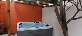 Spa Dans Écrin de Verdure