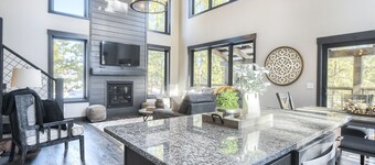 New Cabin In Powder House Pass, Full of Windows, Fireplace, Hot Tub!