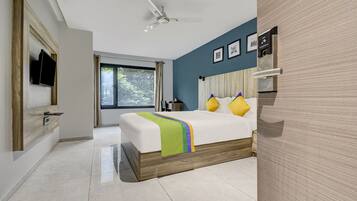 Economy Double Room | Desk, iron/ironing board, free WiFi, bed sheets