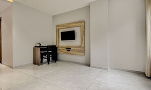 Standard Double Room | Desk, iron/ironing board, free WiFi, bed sheets