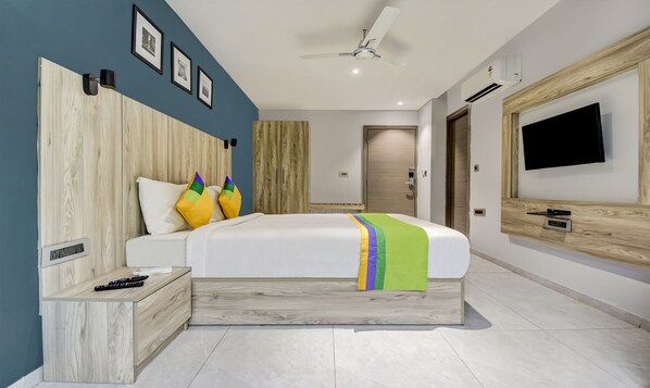 Economy Double Room | Desk, iron/ironing board, free WiFi, bed sheets