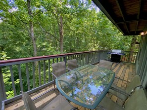 Cabin, 3 Bedrooms | Outdoor dining