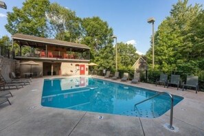 Cabin, 3 Bedrooms | Pool - Hey Diddle Diddle 3 Bedroom Cabin by RedAwning (Pigeon Forge)