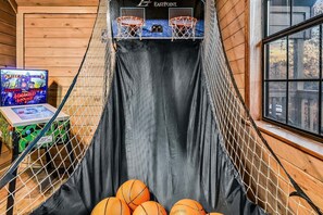 Cabin, 3 Bedrooms | Games room