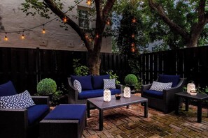 Nicht klassifiziertes Bild, 2 von 79, Schaltfläche