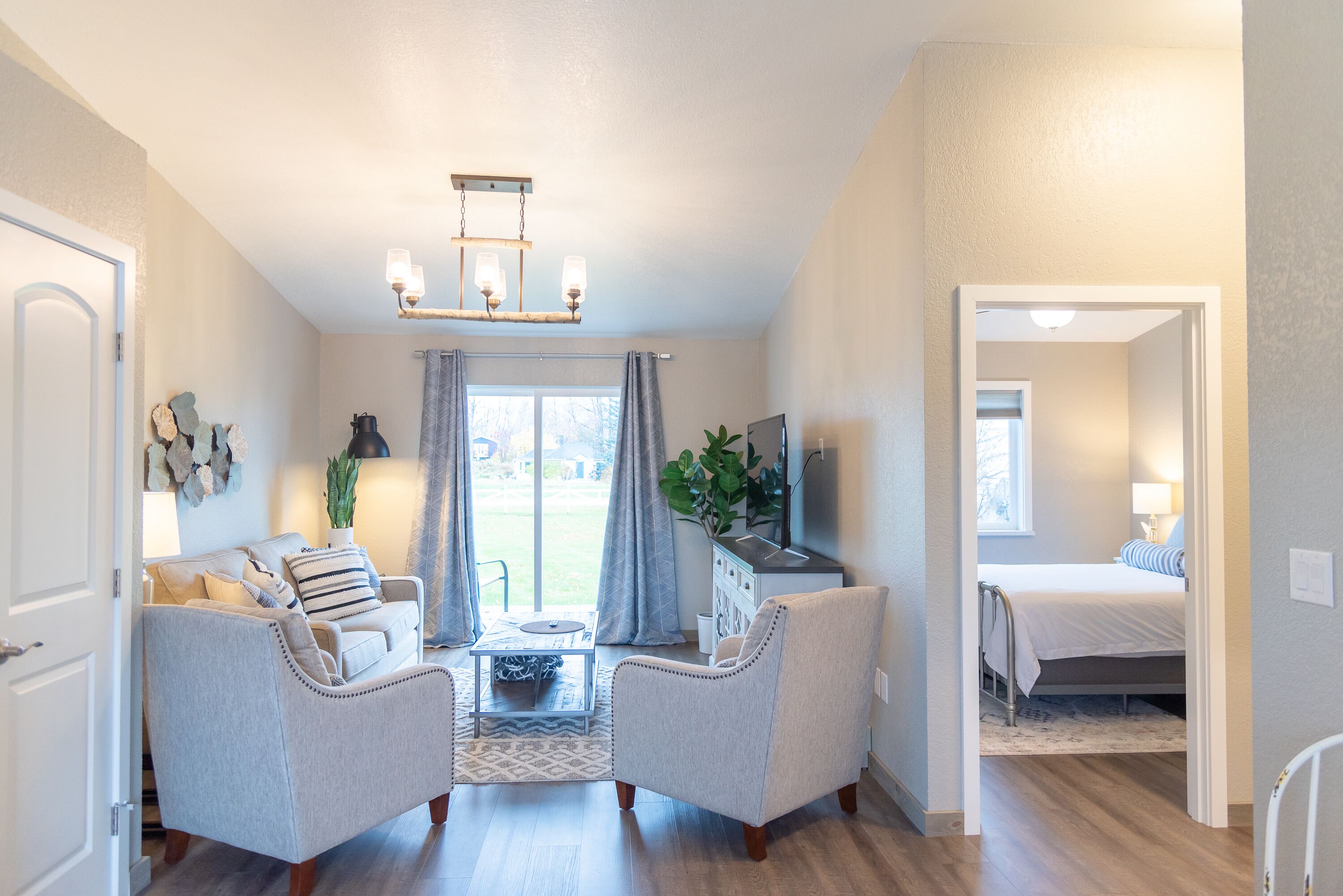 1 habitación, tabla de planchar con plancha, wifi y ropa de cama 