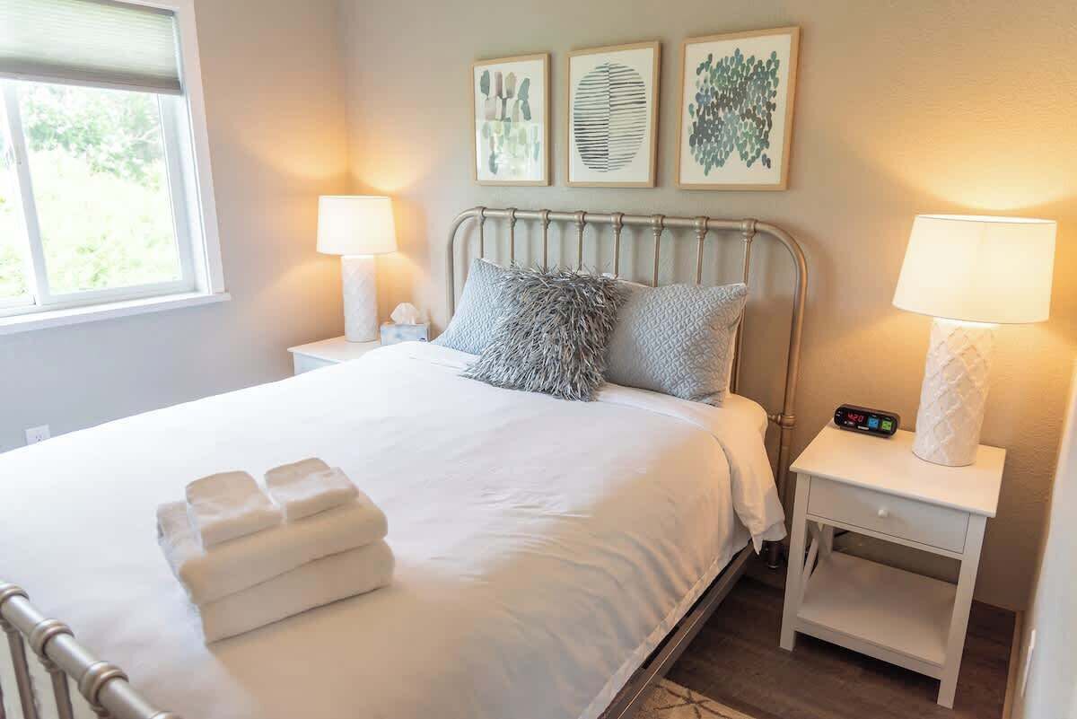 1 bedroom, iron/ironing board, travel crib, WiFi