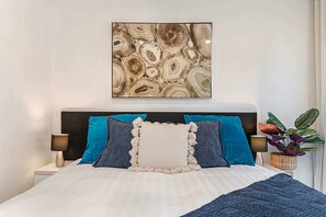 3 bedrooms, desk, iron/ironing board, WiFi