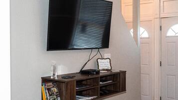 3 bedrooms, iron/ironing board, travel cot, free WiFi