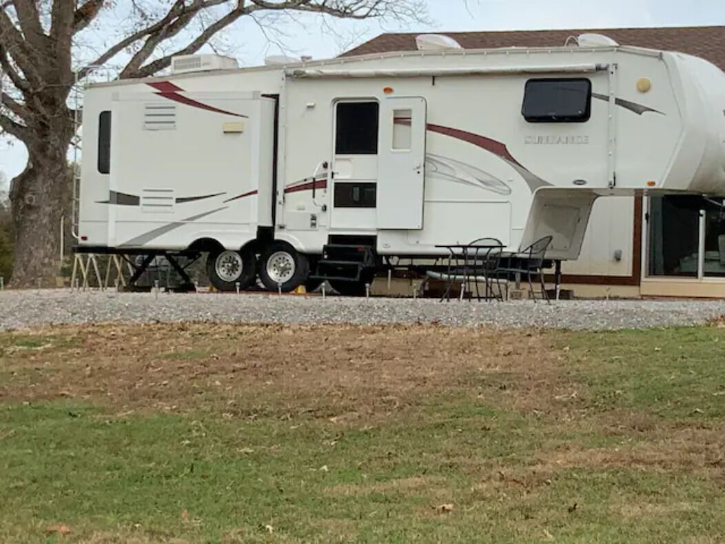 Peaceful glamping close to everything!