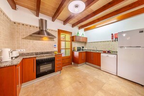 Frigorifero, microonde, forno, lavastoviglie
