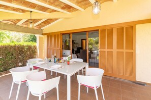 Outdoor dining - Villa Cuxach Can Paco, 5 people, BBQ y piscina privada, Pollença. (Pollensa)