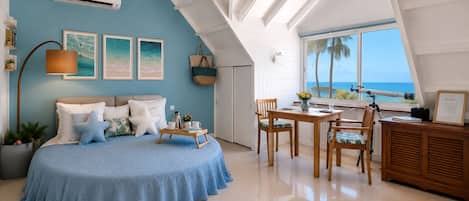 1 habitación, tabla de planchar con plancha y cuna de viaje