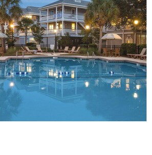 Piscine couverte, piscine extérieure