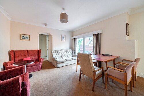 House in Historic Village - Sleeps 6