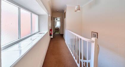 House in Historic Village - Sleeps 6