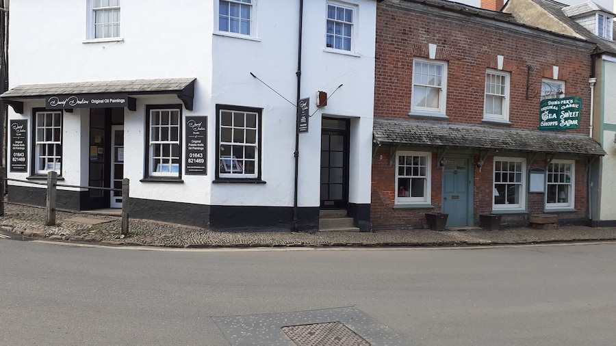 House in Historic Village - Sleeps 6