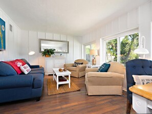 智能電視、書籍