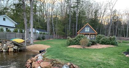 Waterfront Lake Winnisquam House, Guest House & Barn Game Rm, Sleeps 16 w/ Beach