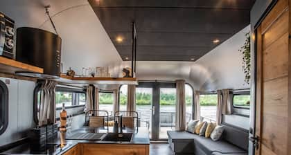 The Coon floating home / ecolodge