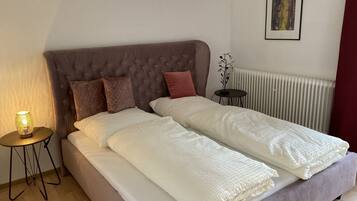 8 bedrooms, free WiFi, bed sheets, wheelchair access