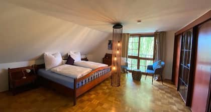 Schmidts GĂ€stehaus mit GroĂem Garten