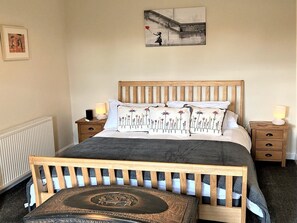 2 Schlafzimmer, Bügeleisen/Bügelbrett, kostenloses WLAN, Bettwäsche