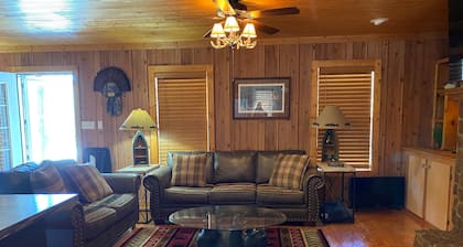 Rustic Cabin near Sardis Lake Boat Ramp