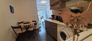 Fridge, oven, coffee/tea maker, toaster