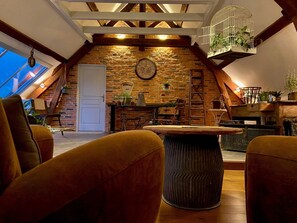 Interior - Le Vieux Pressoir (Old Winegrowers' House) (Cheverny)