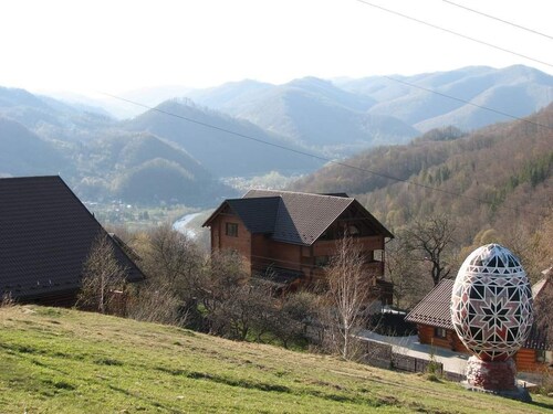 House with mountain views.