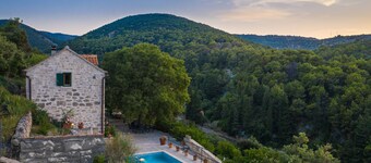 Villa Dol-Three Bedroom Villa with Pool