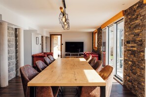 Dining - La Bête des Vosges, top-of-the-range apartment with lake view and Finnish bath. (Gérardmer)