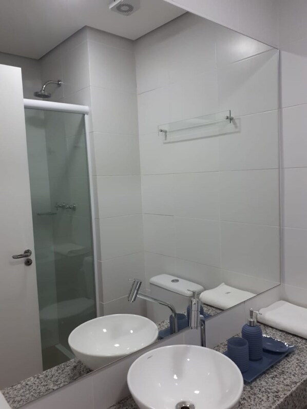 Handtücher, Seife, Toilettenpapier