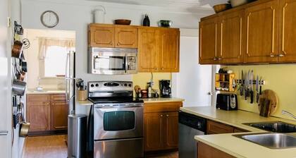 Historic 1930's Cottage Overlooking Crescent Harbor