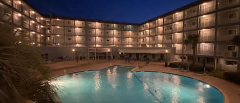 Innenpool, beheizter Pool