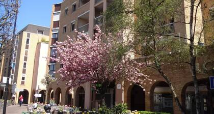 SOUTH PARIS - STUDENT - RER B - APL - ERASMUS