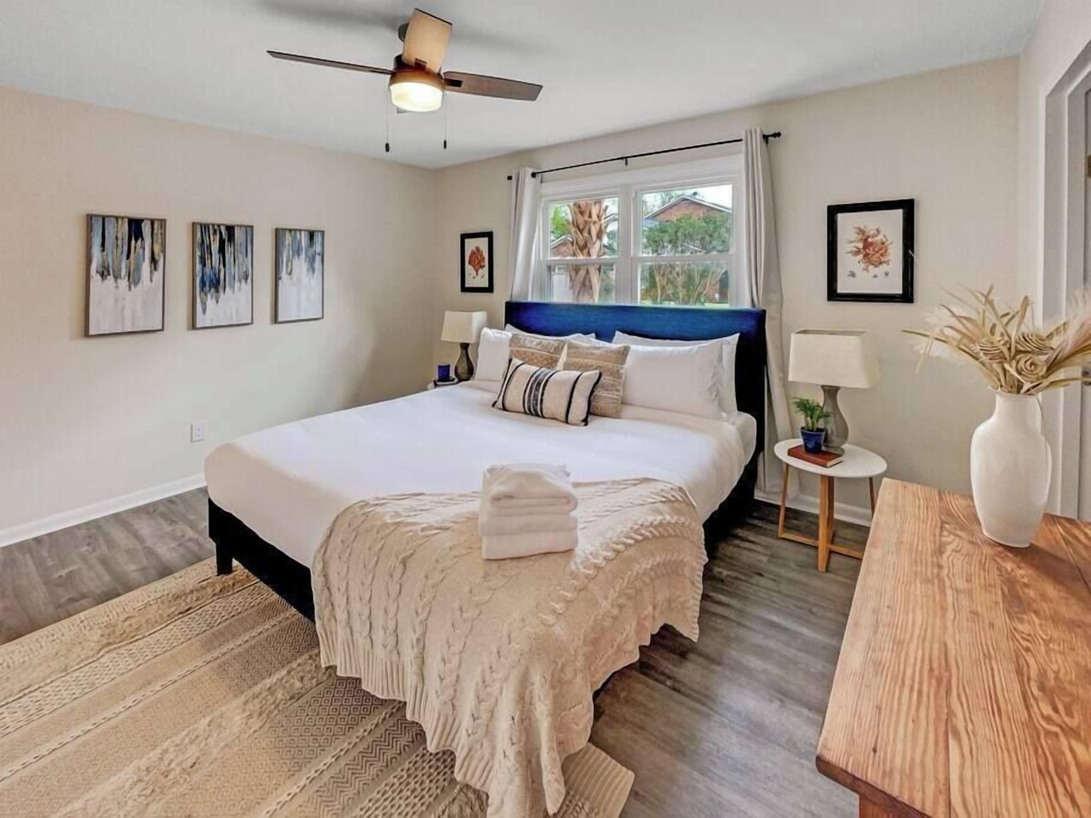 3 chambres, fer et planche à repasser, lit parapluie, Wi-Fi