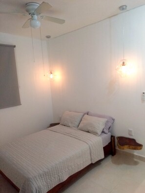 2 chambres, fer et planche à repasser, Wi-Fi gratuit, draps fournis