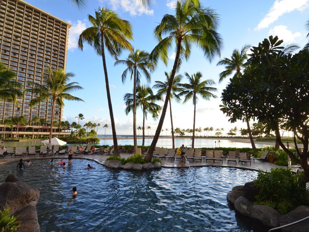 2 Bed, 2 Bath Ocean View or ocean front - Lagoon Tower HGVC Hawaiian Village