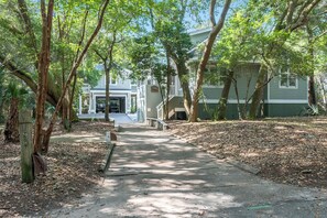 Property grounds - Enjoy this golf course view home from the screened in porch; recently renovated floors (Bald Head Island)