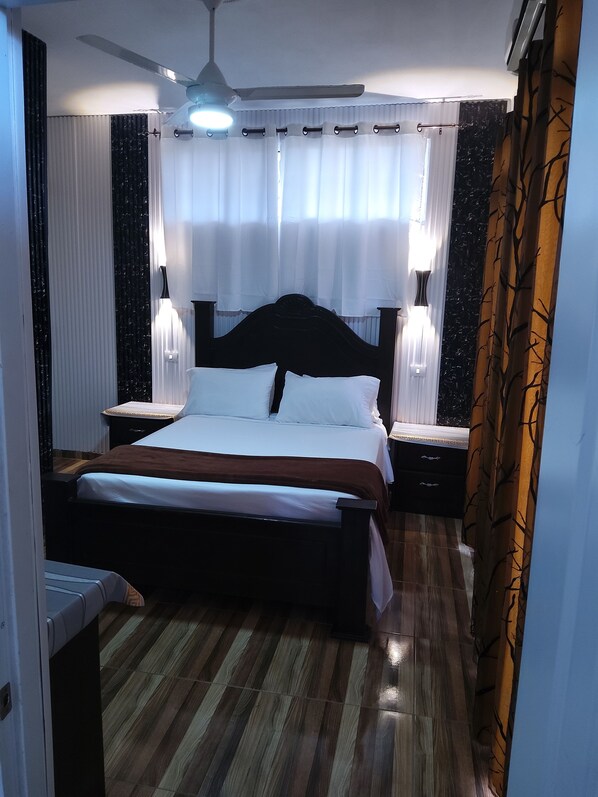 1 Schlafzimmer, Bügeleisen/Bügelbrett, WLAN, Bettwäsche