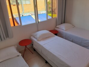 3 habitaciones, escritorio, tabla de planchar con plancha y wifi 