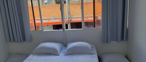 3 bedrooms, desk, iron/ironing board, WiFi
