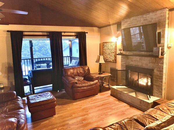 Flat-screen TV, fireplace