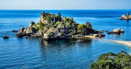 Ampio e Panoramico Appartamento a due Passi dal Mare, Vista Unica su Isolabella