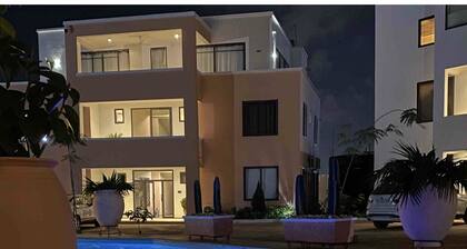 Perfect Short/Long Stay & Pool At PamV Estates #2