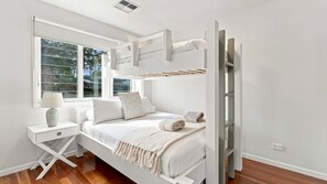 3 bedrooms, iron/ironing board, WiFi, bed sheets