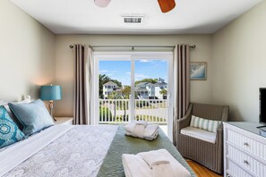 3 室のベッドルーム、アイロン / アイロン台、WiFi、ベッドシーツ